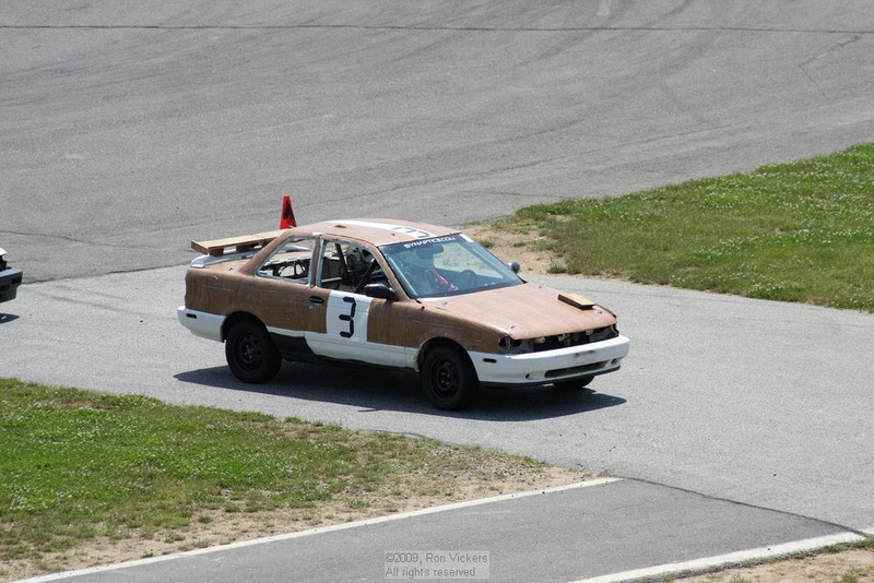 Illustration for article titled The 24 Hours Of LeMons New England 2009 Über Gallery, Part 2